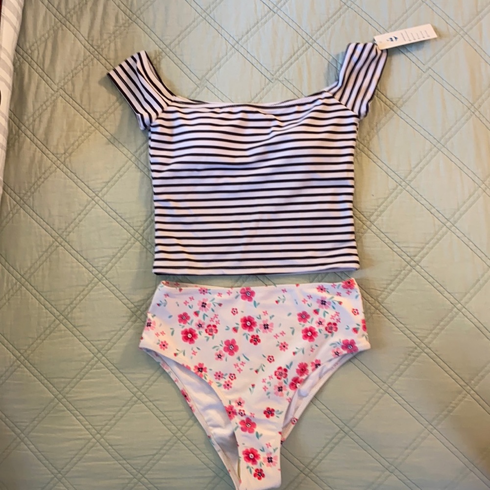 Two piece high waisted / off shoulder bikini